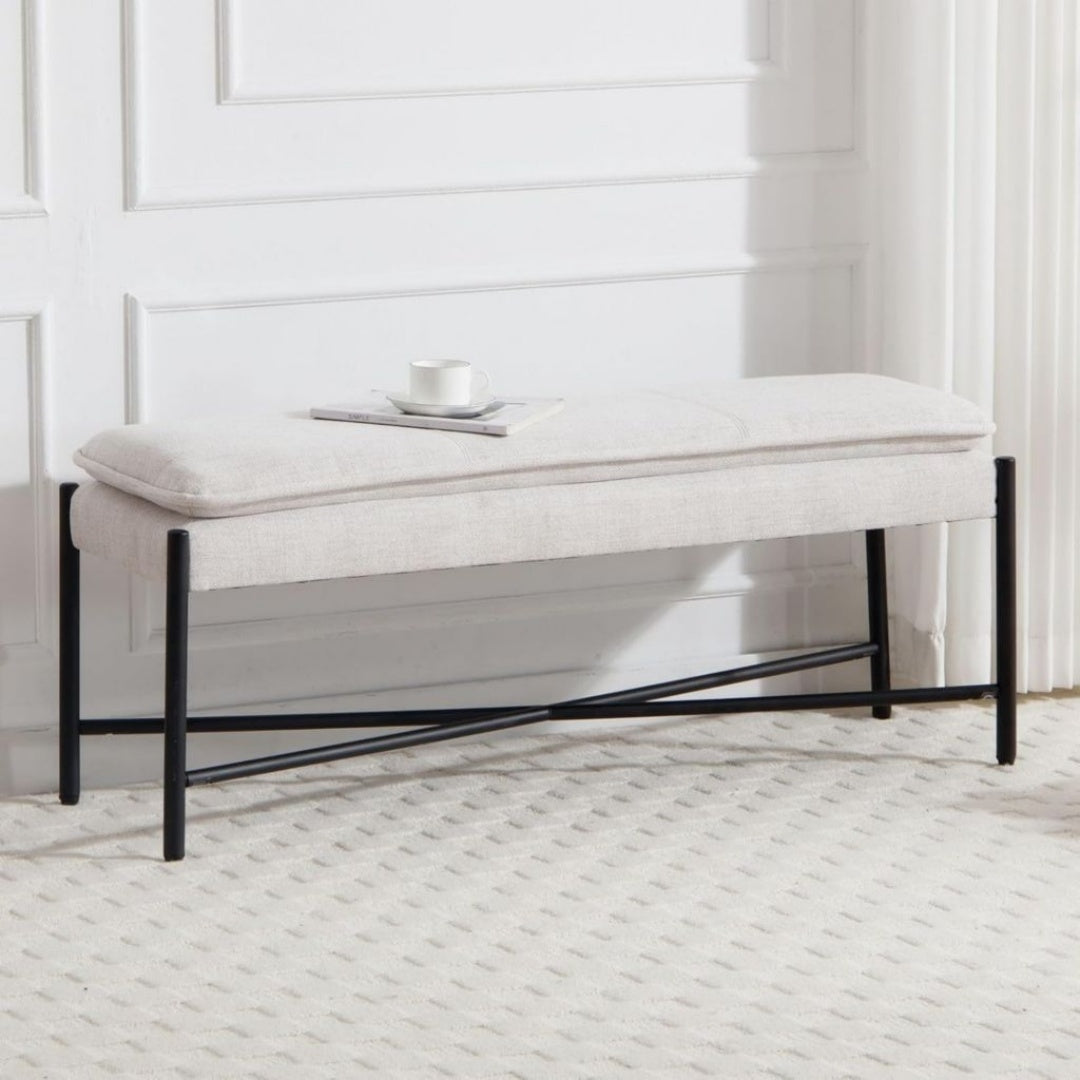 Banc Noir: - Ce banc rembourre est a la fois decoratif et pratique
